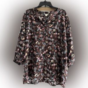 Floral split neck top.